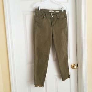 Vintage Americs Blues brand olive ankle jeans. Frayed edge at ankle. Sz. 6/28